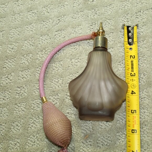 Vintage Frosted Mauve Glass Perfume Bottle with Pump - Picture 4 of 6